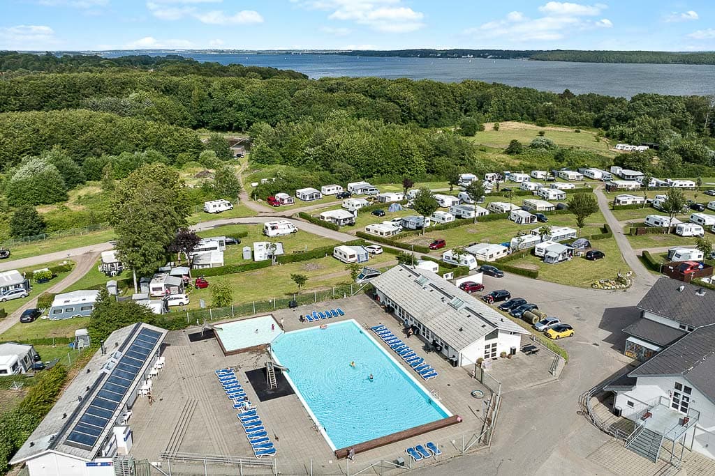 Familievenlig campingplads i Frigård tæt på strand og natur
