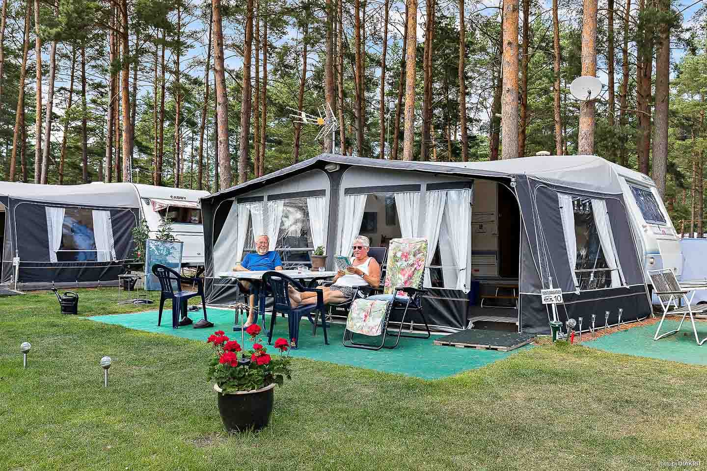 Säsongsplats på campingen i Åhus