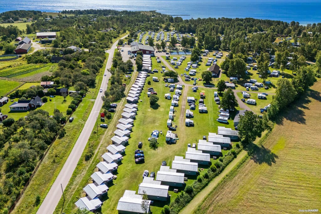 Camping på Öland - First Camp Löttorp - Öland Drönarbild