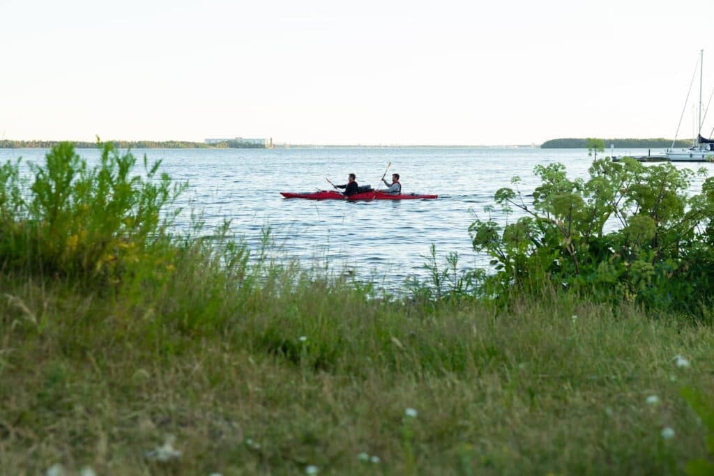 First Camp Kolmården – Norrköping – camping nära djurpark och Bråviken med stugor och naturnära upplevelser.