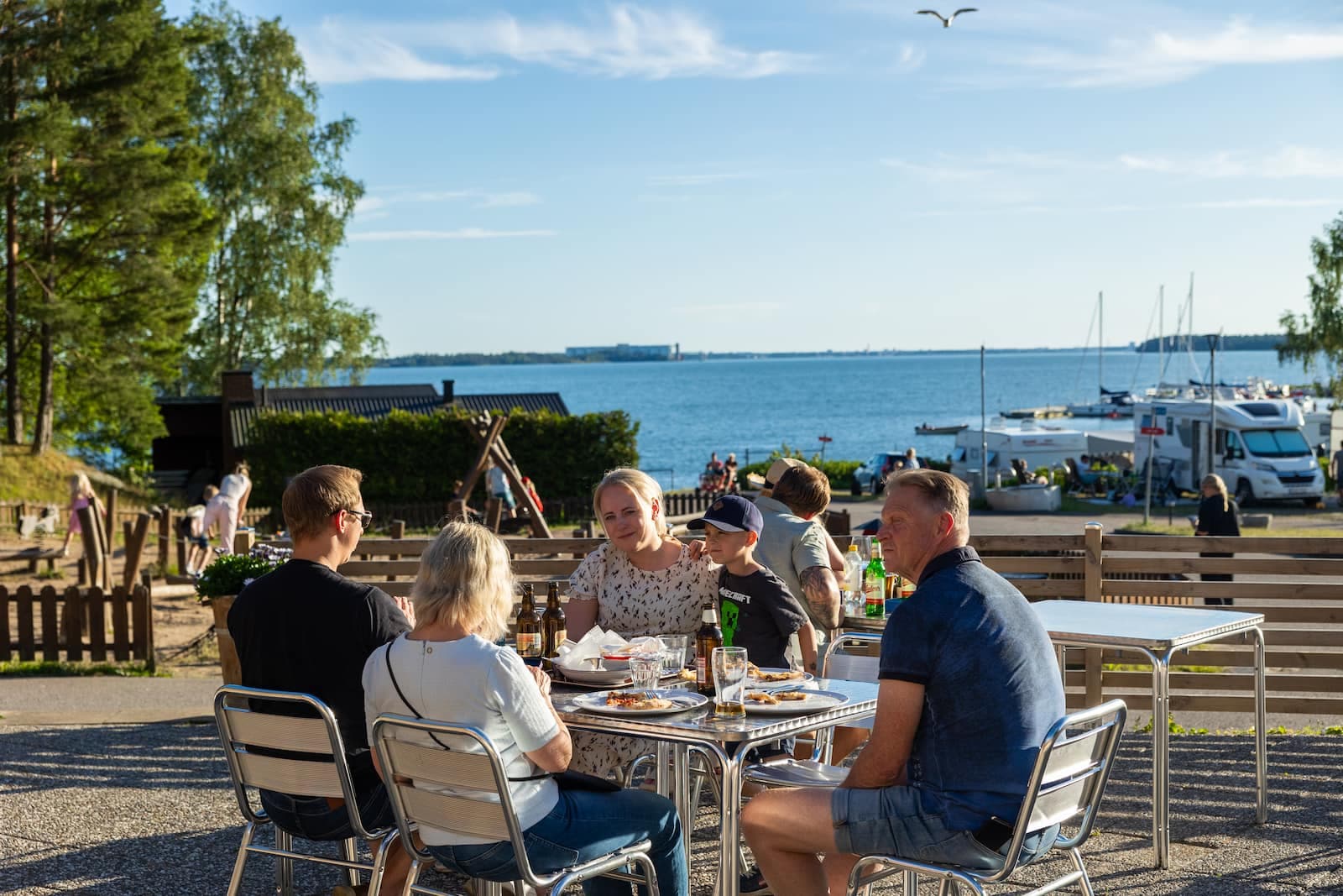 First Camp Kolmården – Norrköping – camping nära djurpark och Bråviken med stugor och naturnära upplevelser.