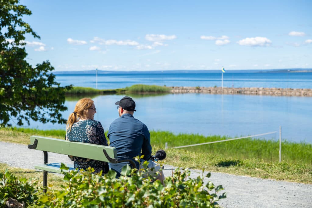 Camping med sjöutsikt och nära stranden på First Camp Gränna - Vättern