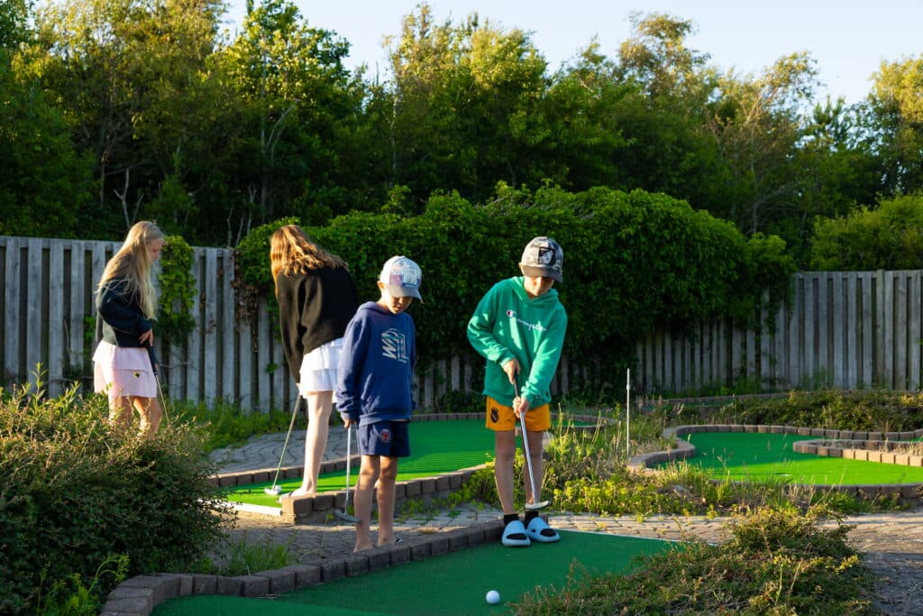 Minigolf på First Camp Råbjerg Mile - Skagen