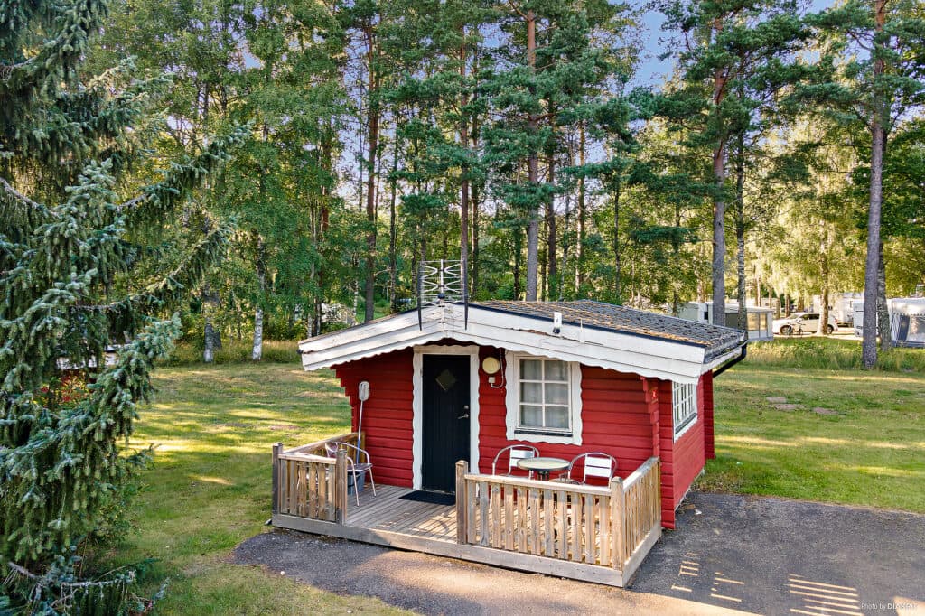 Röd stuga i Hökensås - Tidaholm