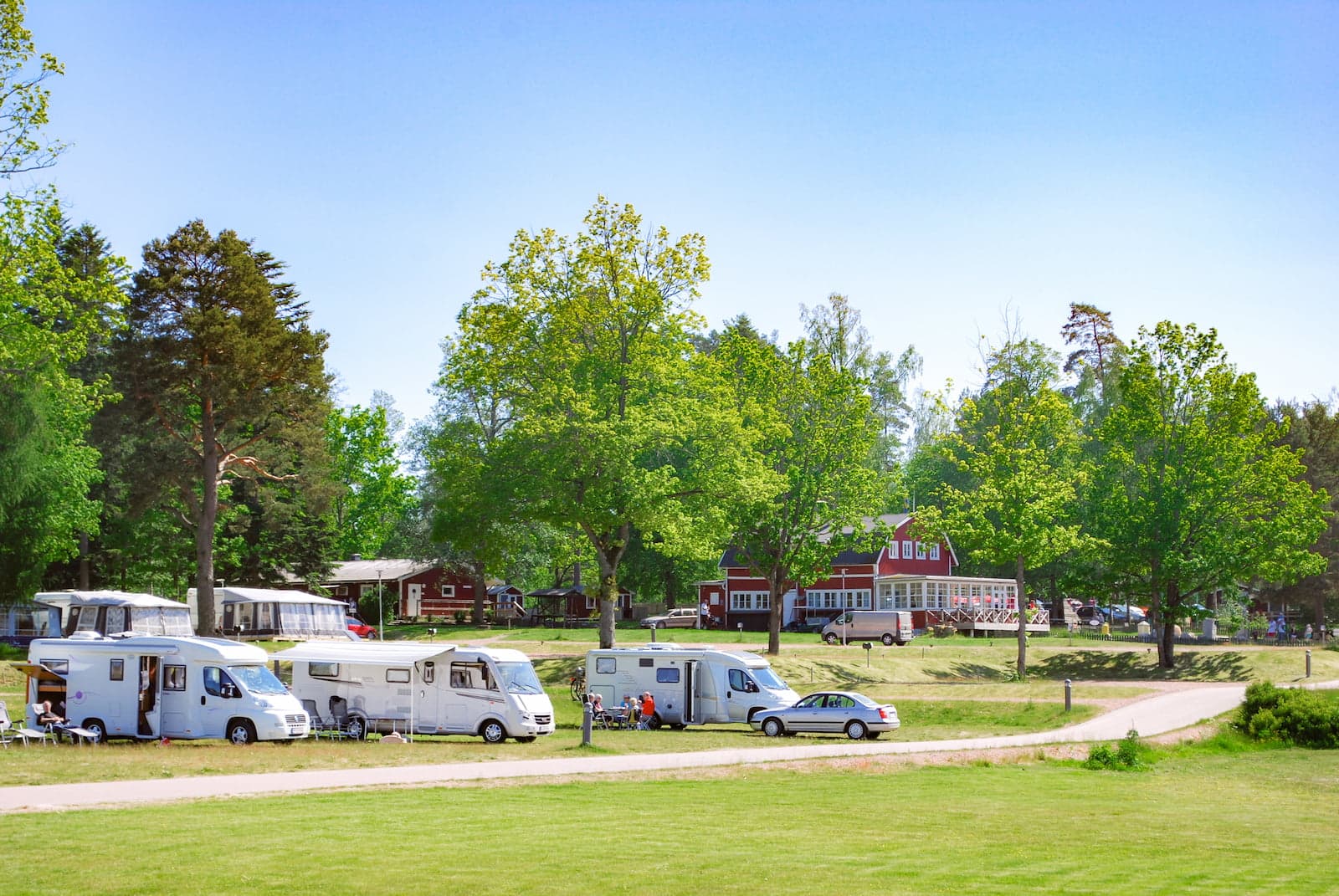 Camping för husvagn, husbil och tält på First Camp Herrgårdsliv - Kristinehamn i Värmland