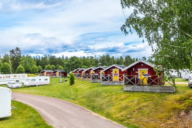 Exteriör av Presterudstuga - en stuga på Herrgårdsliv i Värmland.