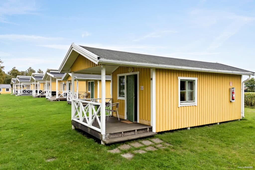 Exteriör för Granbystuga på First Camp Vadstena – Vättern